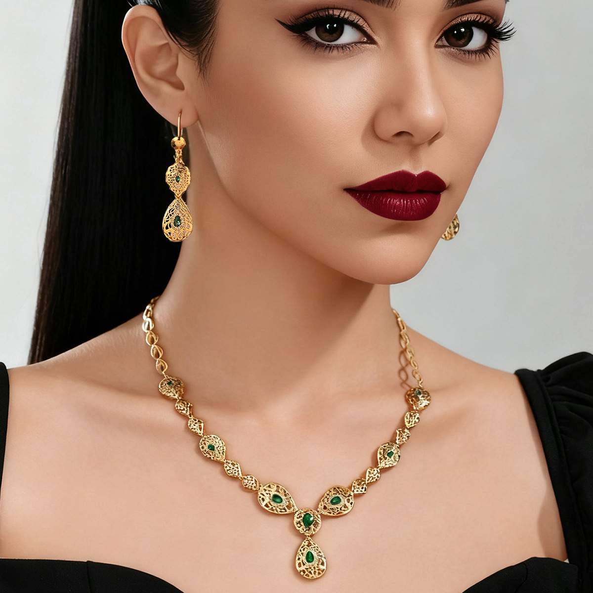 Women Accessories Dubai - 9999 Gold Drip Set - Middle