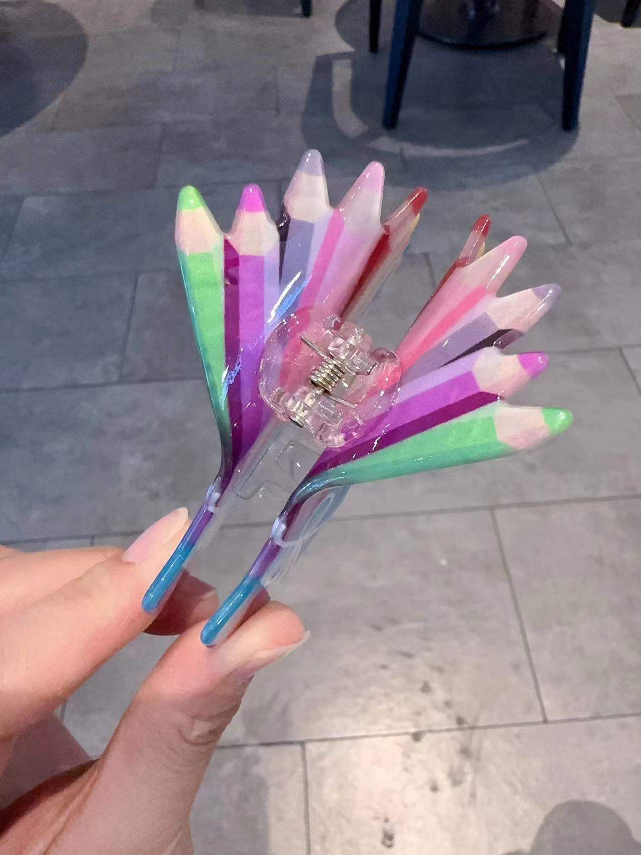 1 Colorful paintbrush grab cli - Women Accessories Bouquet recension och pris