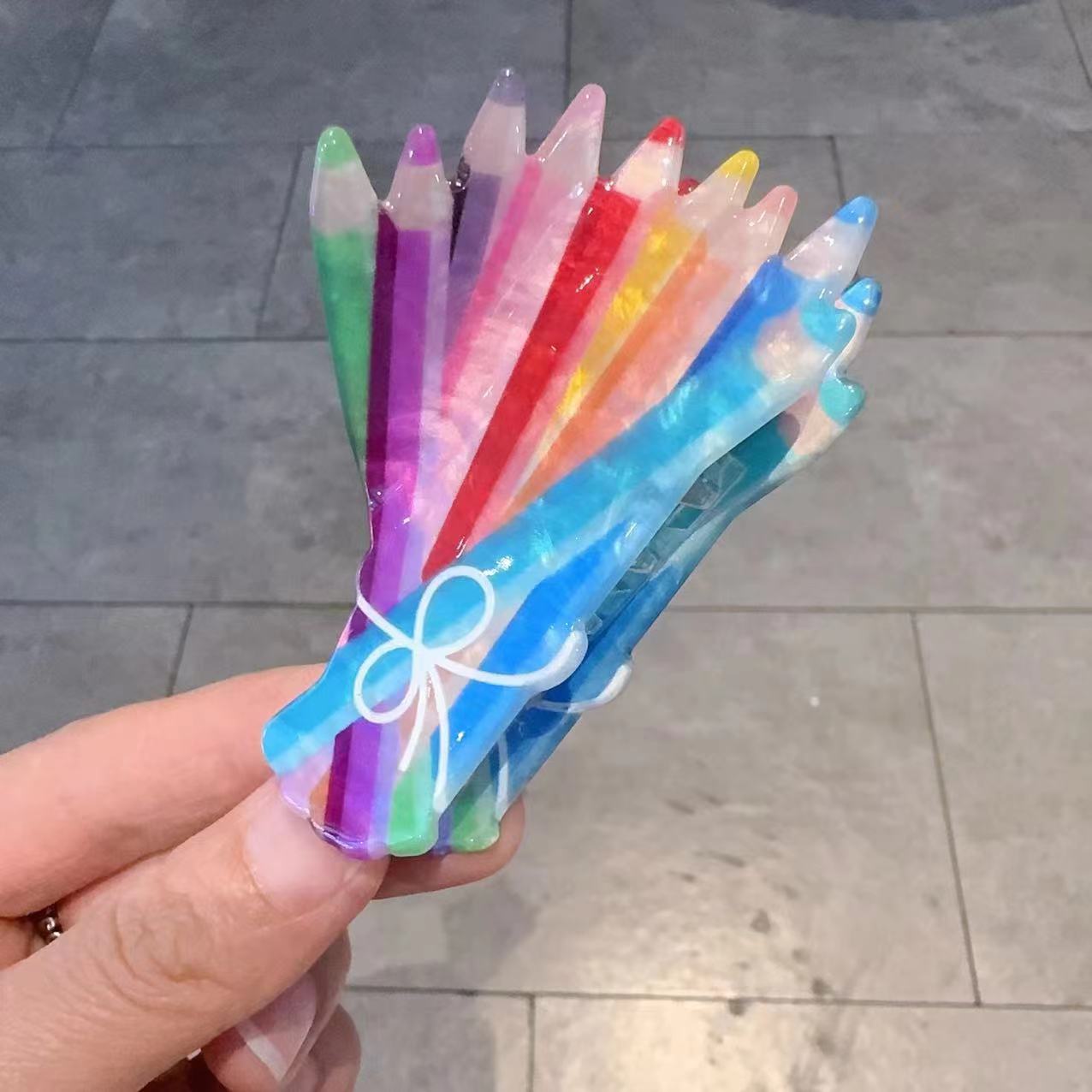 1 Colorful paintbrush grab cli - Women Accessories Bouquet recension och pris